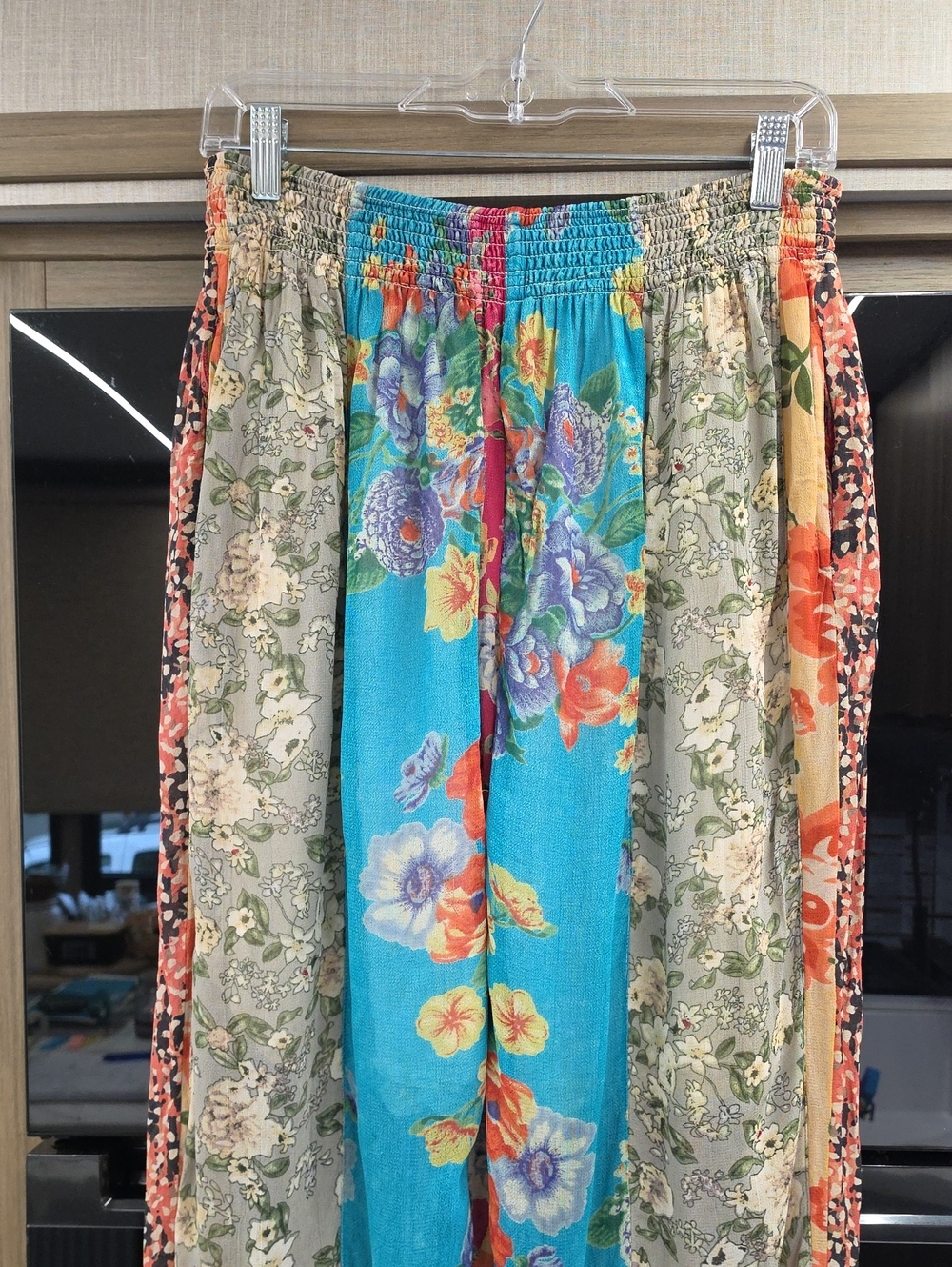 BLOOMERS, BY" YOUNG THREADS" - Picture 3 of 16